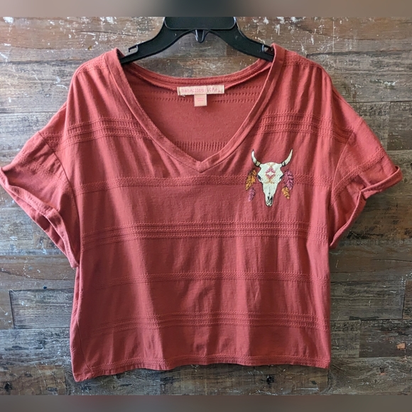 Rebellious One Coral W/Bull Capped Rolled Sleeves Top - Picture 1 of 12